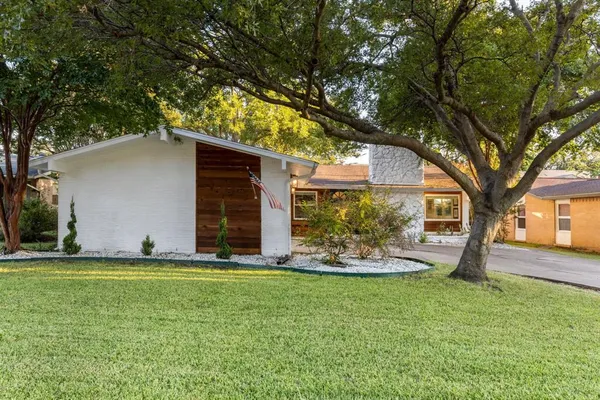 $3,000 | 3622 High Vista Drive, Dallas, TX 75234