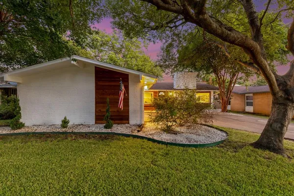 $3,000 | 3622 High Vista Drive, Dallas, TX 75234