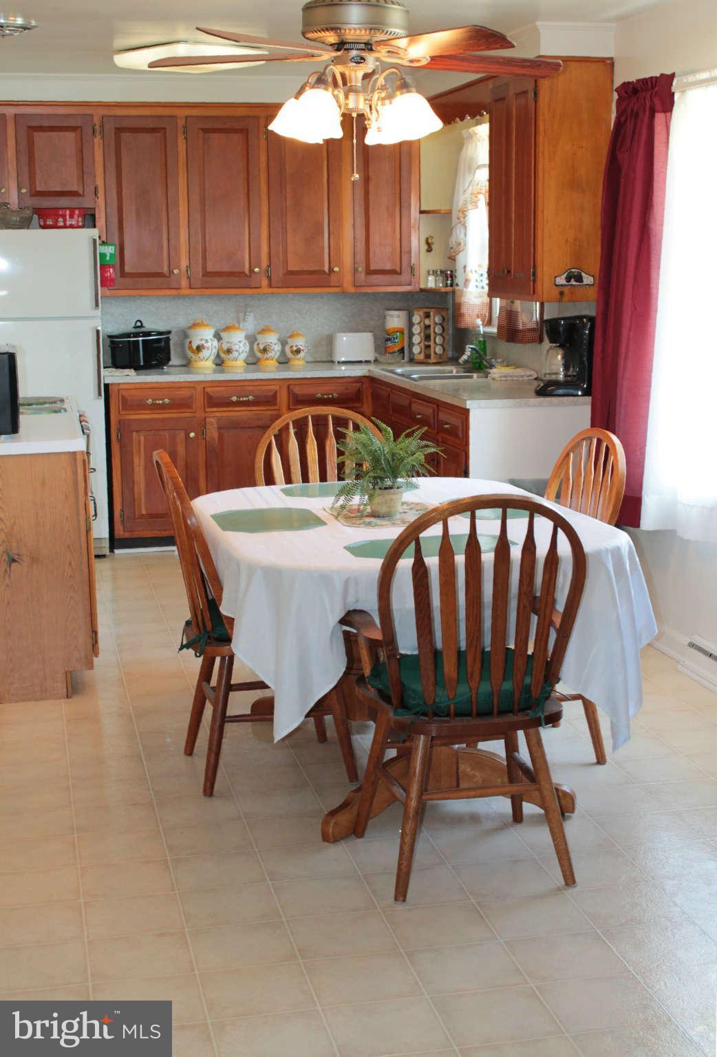 818 Medway Road Hagerstown, MD 21740 - Photo 17 of 30 Dining Room