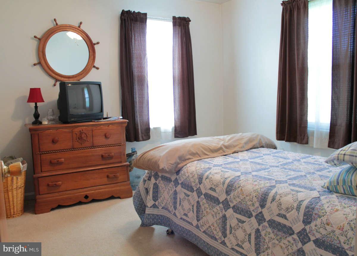 818 Medway Road Hagerstown, MD 21740 - Photo 22 of 30 Bedroom 1