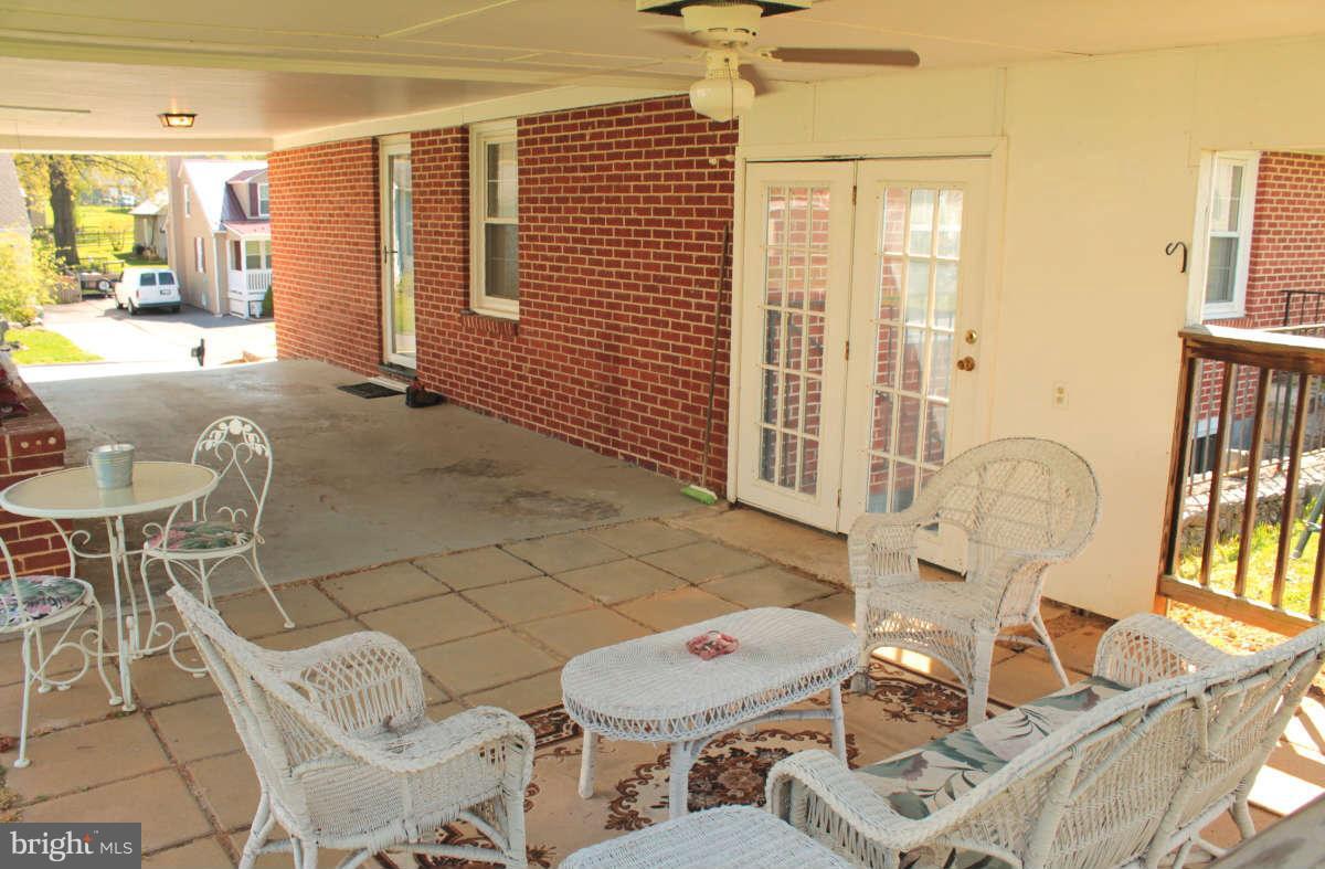 Carport & Patio