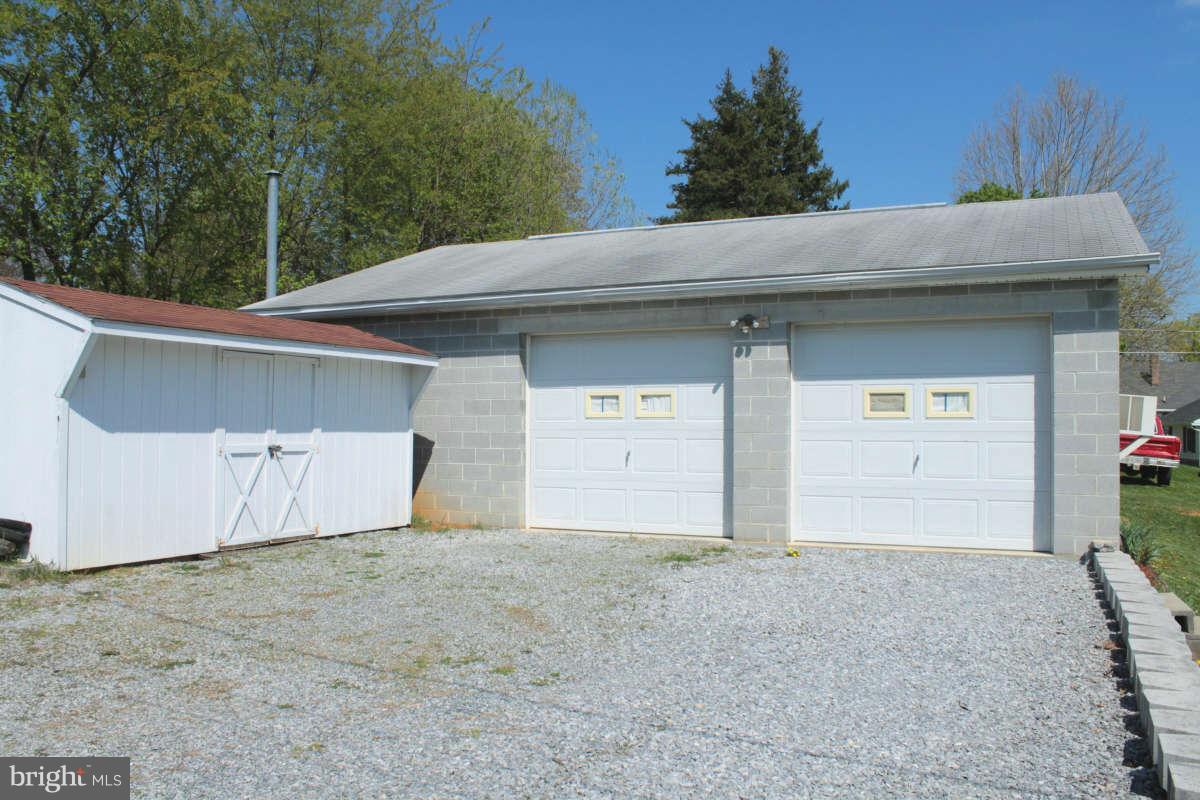 818 Medway Road Hagerstown, MD 21740 - Photo 10 of 30 Rear Detached Garage