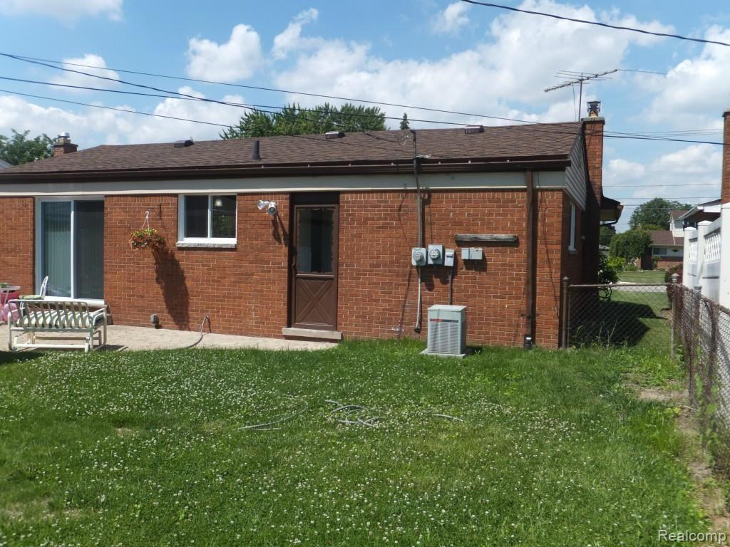 30232 Hayes Road Roseville, MI 48066 - Photo 81 of 88 2014-07-11 001 2014-07-11 105.jpg