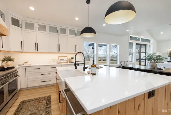 $950,000 | 23274 Stonewater Lane, Greenleaf, ID 83626