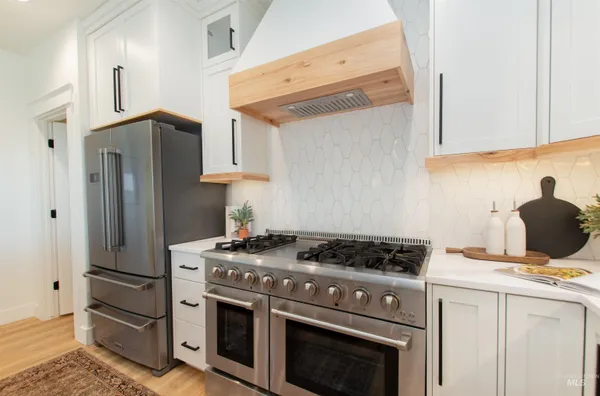 $950,000 | 23274 Stonewater Lane, Greenleaf, ID 83626