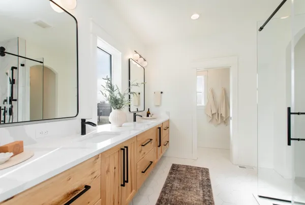 $950,000 | 23274 Stonewater Lane, Greenleaf, ID 83626