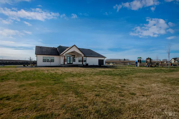 $950,000 | 23274 Stonewater Lane, Greenleaf, ID 83626
