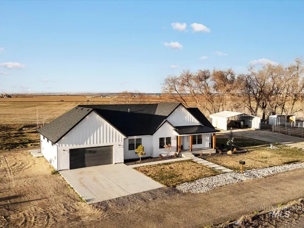 $950,000 | 23274 Stonewater Lane, Greenleaf, ID 83626