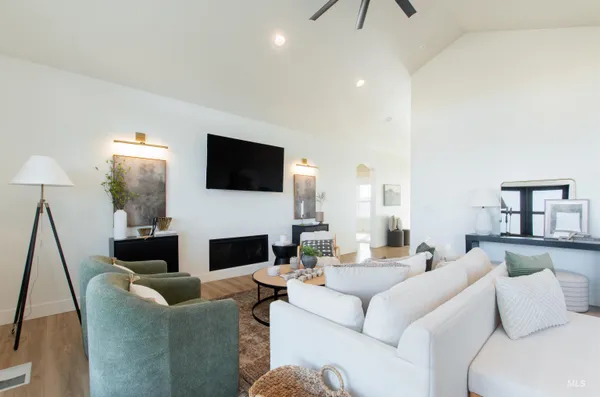 $950,000 | 23274 Stonewater Lane, Greenleaf, ID 83626