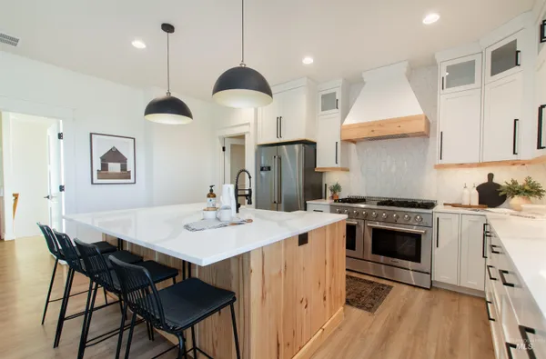 $950,000 | 23274 Stonewater Lane, Greenleaf, ID 83626