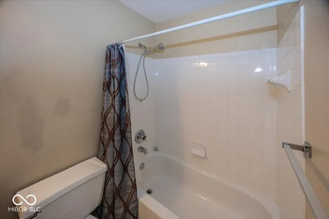 $170,000 | 8720 Yardley Court, Unit 203, Indianapolis, IN 46268