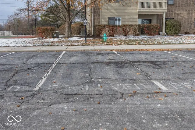 $170,000 | 8720 Yardley Court, Unit 203, Indianapolis, IN 46268