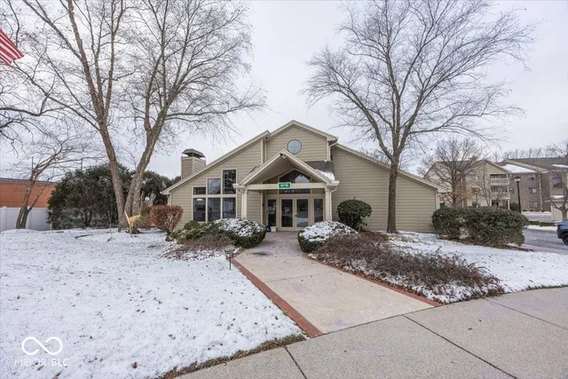 $170,000 | 8720 Yardley Court, Unit 203, Indianapolis, IN 46268