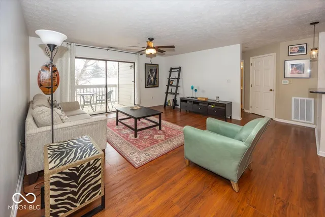 $170,000 | 8720 Yardley Court, Unit 203, Indianapolis, IN 46268