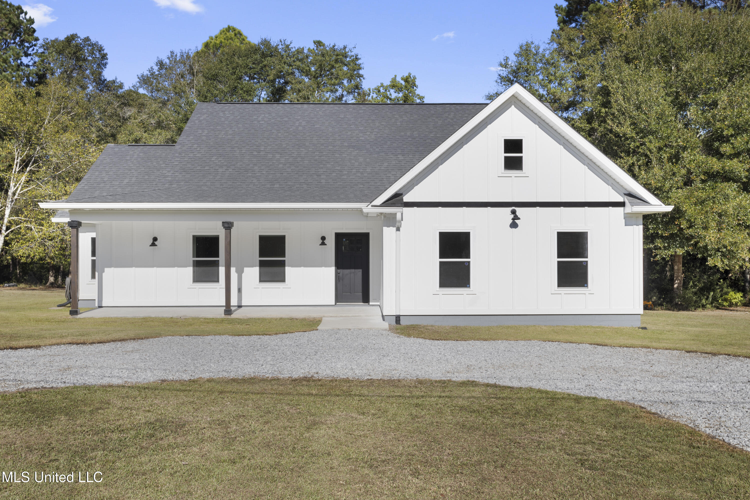 19085 East Highland Drive Saucier, MS 39574 - Photo 1 of 45 1