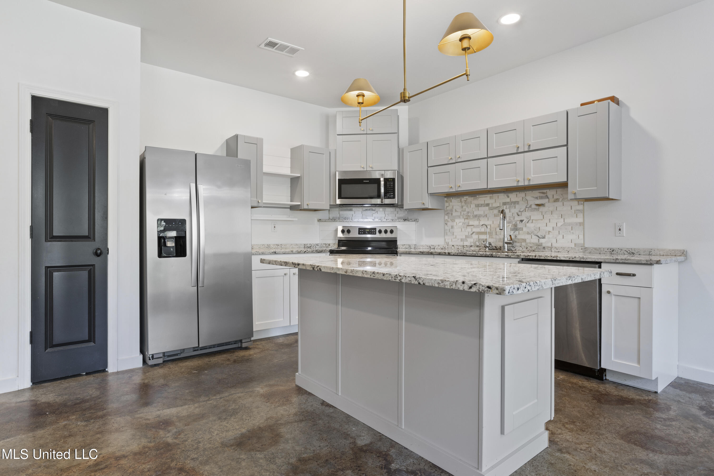 19085 East Highland Drive Saucier, MS 39574 - Photo 14 of 45 0012