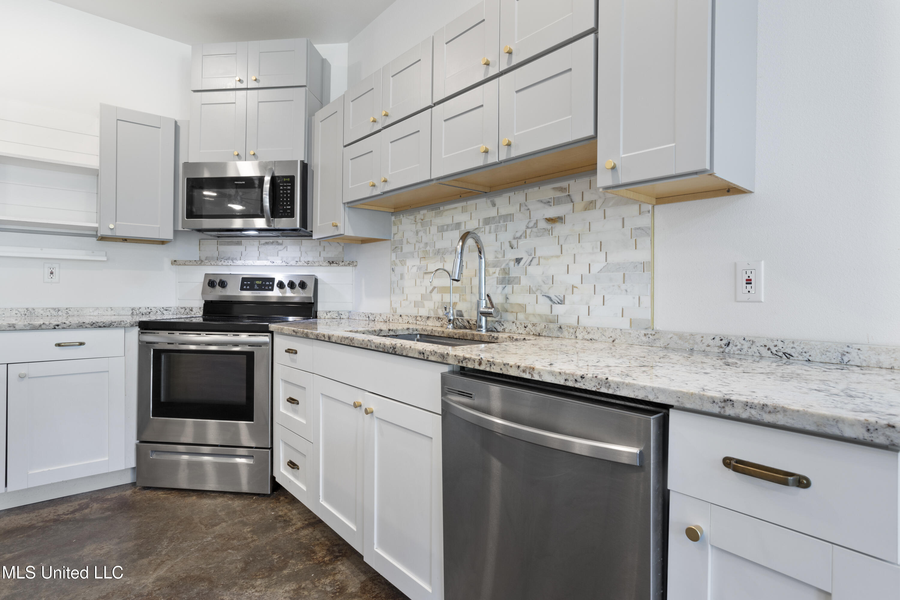 19085 East Highland Drive Saucier, MS 39574 - Photo 15 of 45 0013