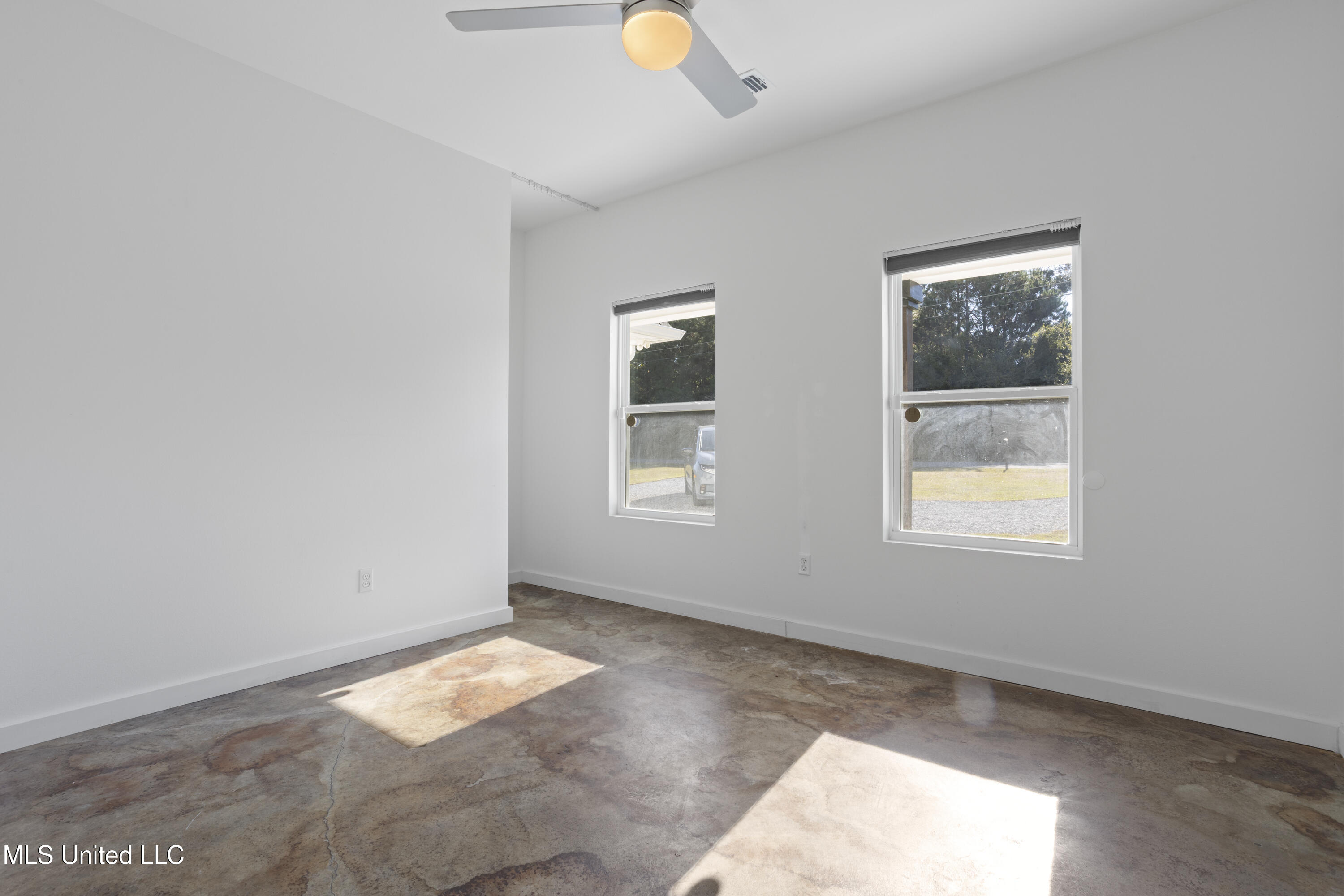 19085 East Highland Drive Saucier, MS 39574 - Photo 31 of 45 0029