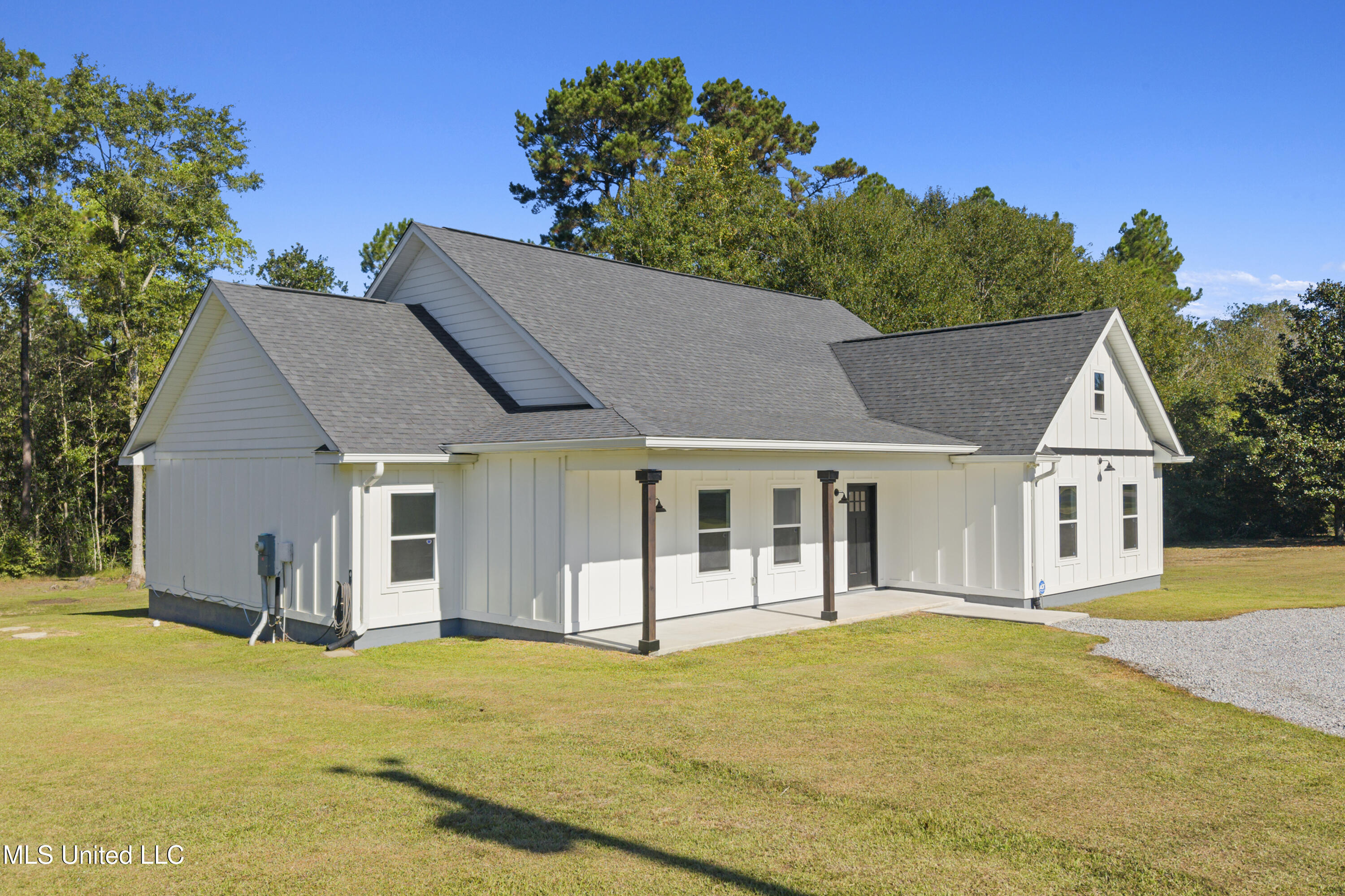 19085 East Highland Drive Saucier, MS 39574 - Photo 4 of 45 2