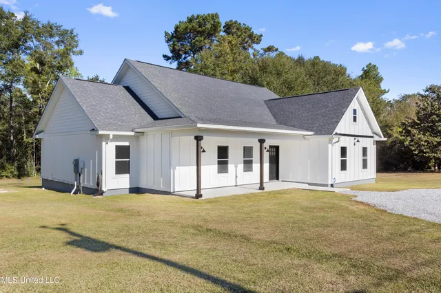 $399,900 | 19085 East Highland Drive, Saucier, MS 39574