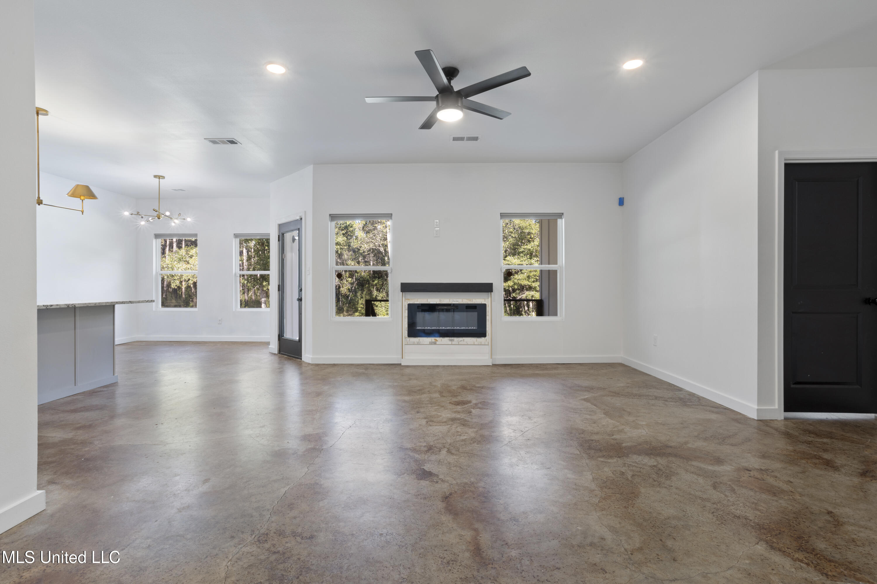 19085 East Highland Drive Saucier, MS 39574 - Photo 8 of 45 0006