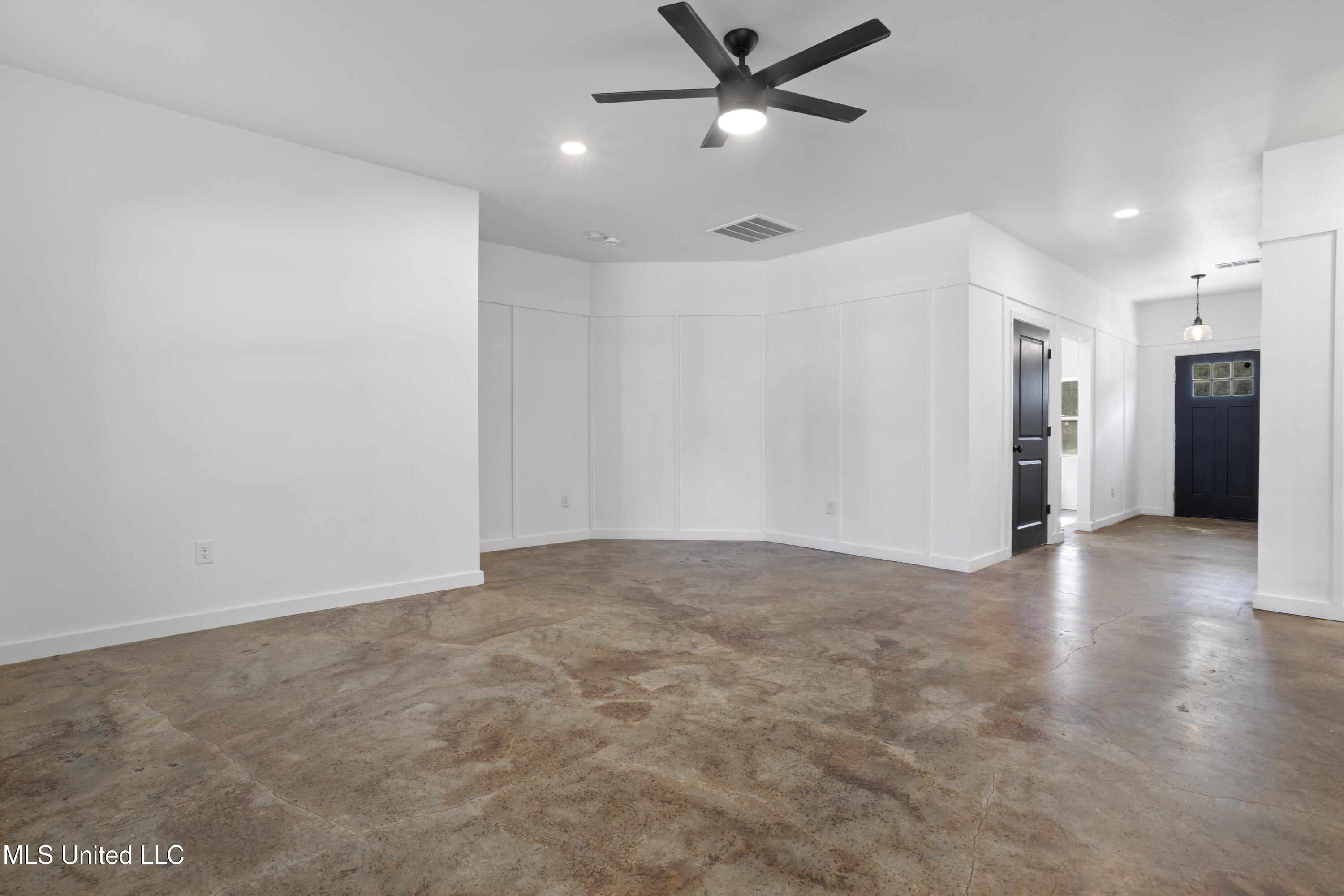 19085 East Highland Drive Saucier, MS 39574 - Photo 9 of 45 0007