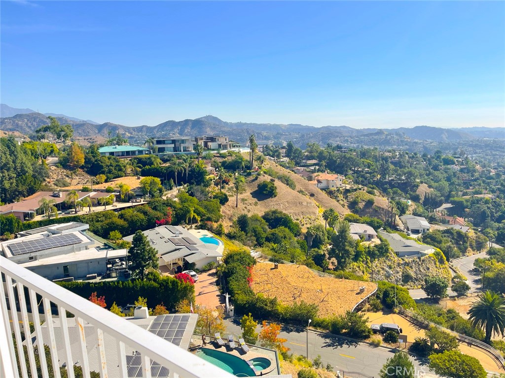 1981 Deermont Road Glendale, CA 91207 - Photo 47 of 49 a view of a city