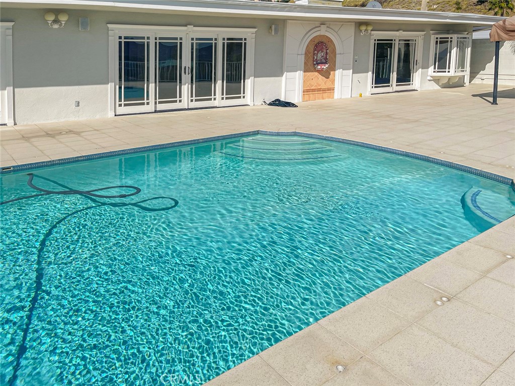 1981 Deermont Road Glendale, CA 91207 - Photo 48 of 49 a house view with a garden space