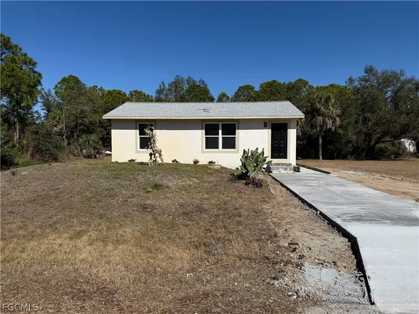 $1,800 | 27160 Chula Vista Drive, Punta Gorda, FL 33955