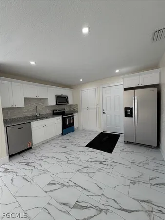 $1,800 | 27160 Chula Vista Drive, Punta Gorda, FL 33955