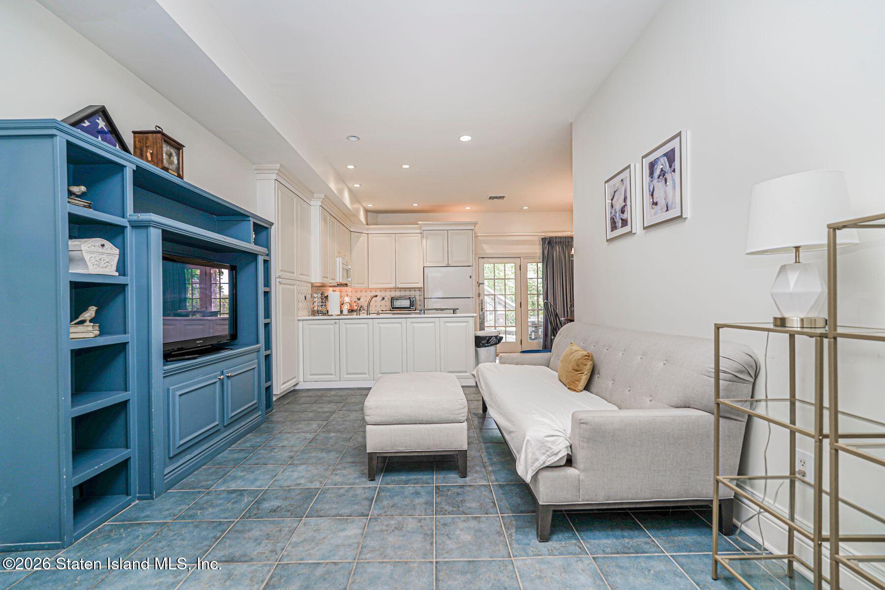 125 Benedict Road Staten Island, NY 10304 - Photo 75 of 96 suite kit
