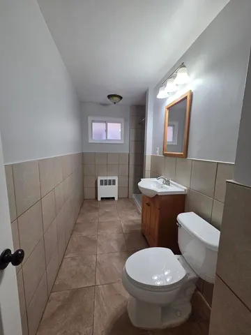 $2,200 | 2611 West Fitch Avenue, Unit 2W, Chicago, IL 60645