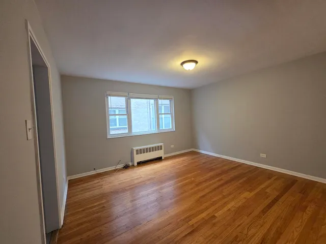 $2,200 | 2611 West Fitch Avenue, Unit 2W, Chicago, IL 60645