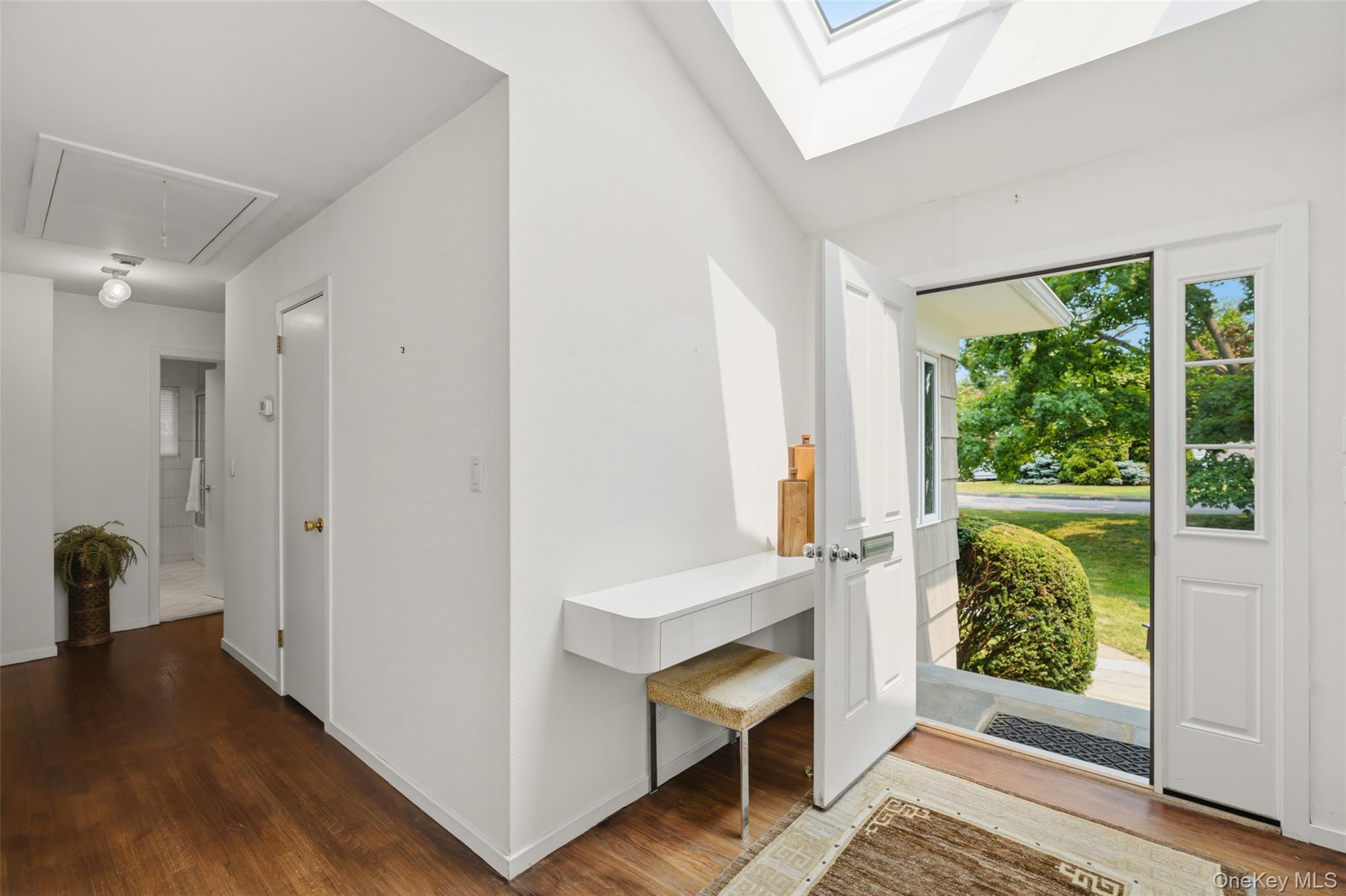 6 Greenhouse Circle Rye Brook, NY 10573 - Photo 7 of 25 Foyer