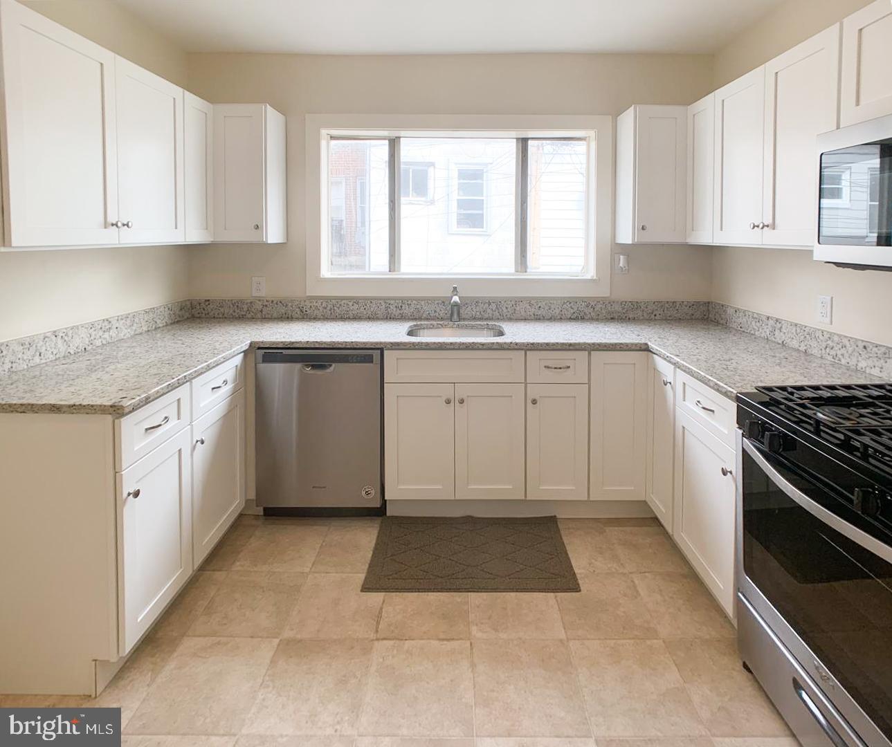315 Sanford Road Upper Darby, PA 19082 - Photo 8 of 24