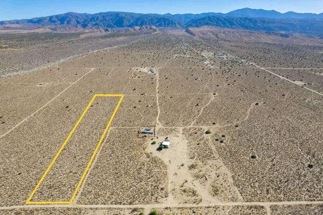 a view of an outdoor space