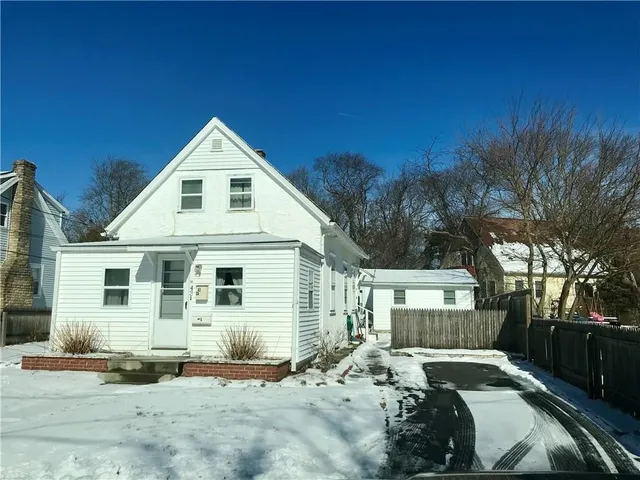 $1,575 | 43 Eton Avenue, Warwick, RI 02889