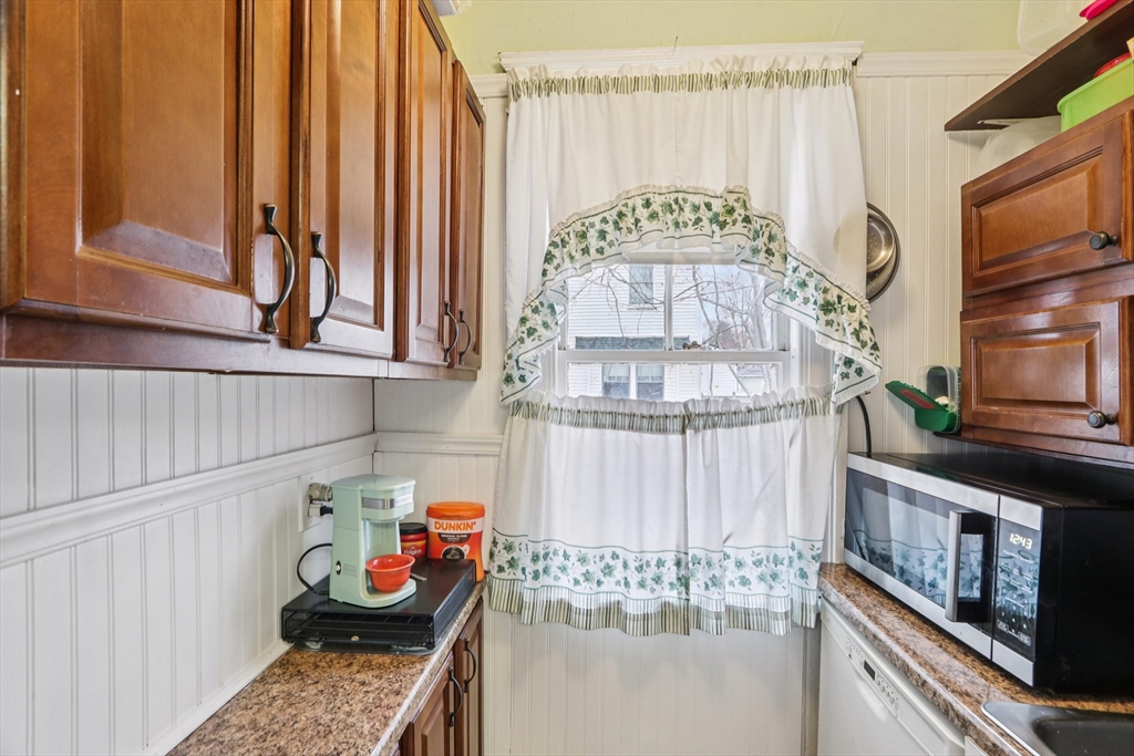 6 Idalla Avenue Worcester, MA 01606 - Photo 13 of 30