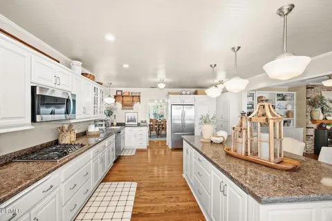 $2,750,000 | 929 Milmada Drive, La Canada Flintridge, CA 91011