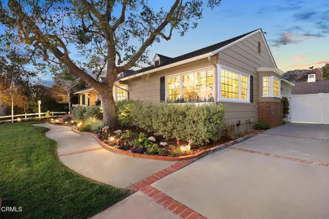 $2,750,000 | 929 Milmada Drive, La Canada Flintridge, CA 91011