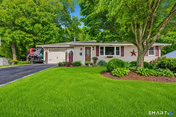 $224,900 | 214 Beth Lane, Waterbury, CT 06705