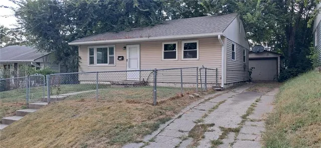 $950 | 434 Eulich Street, St. Joseph, MO 64501