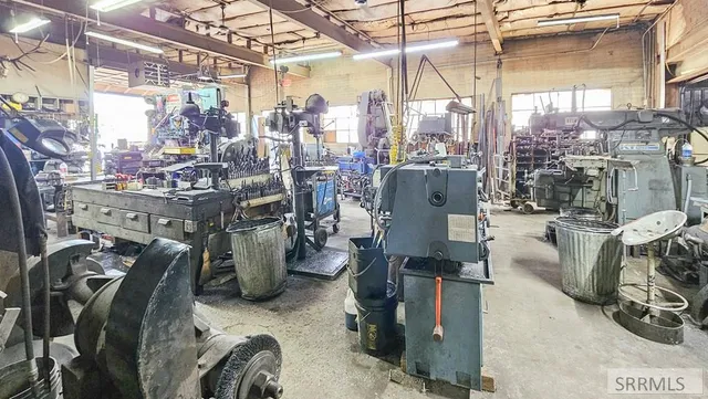 $500,000 | 331 North Idaho Street, Arco, ID 83213