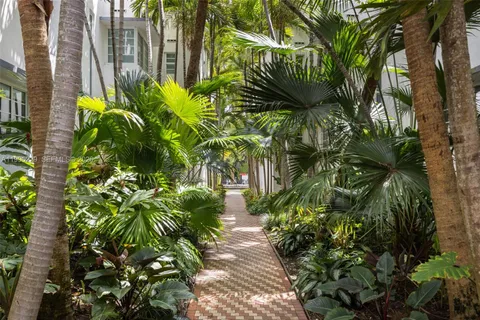 $290,000 | 3915 Meridian Avenue, Unit 201, Miami Beach, FL 33140