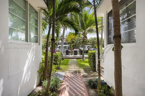$290,000 | 3915 Meridian Avenue, Unit 201, Miami Beach, FL 33140