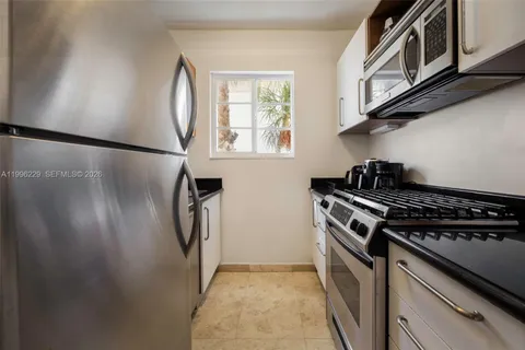 $290,000 | 3915 Meridian Avenue, Unit 201, Miami Beach, FL 33140