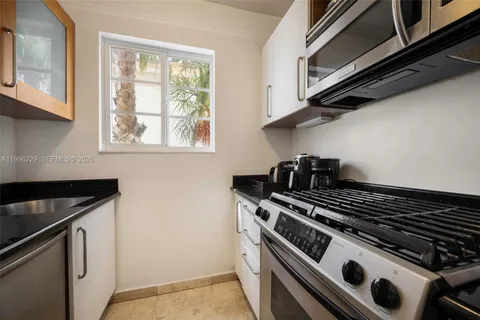 $290,000 | 3915 Meridian Avenue, Unit 201, Miami Beach, FL 33140