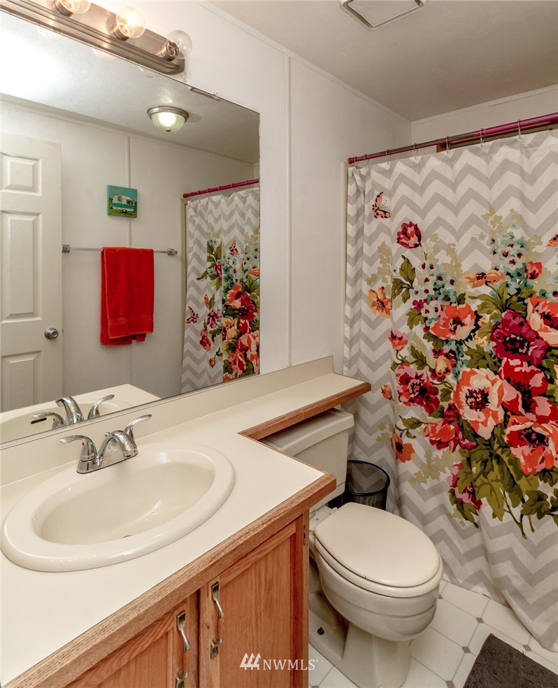 12516 Northeast 197th Court Bothell, WA 98011 - Photo 14 of 16 Gallery Image 14