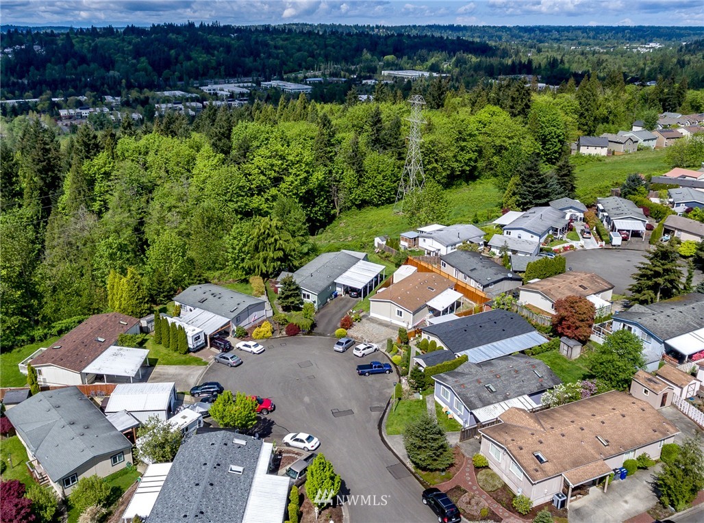 12516 Northeast 197th Court Bothell, WA 98011 - Photo 3 of 16 Gallery Image 3