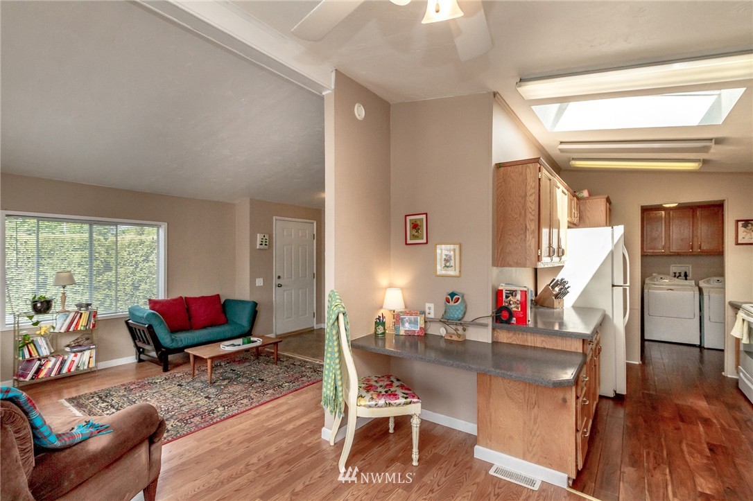 12516 Northeast 197th Court Bothell, WA 98011 - Photo 7 of 16 Gallery Image 7